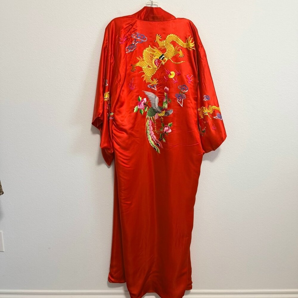 ESME 100% Silk Red Kimono Robe Embroidered Dragon (No belt) Size M ? - Picture 2 of 10